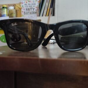 Ray-Ban Wayfarer Smart sunglasses